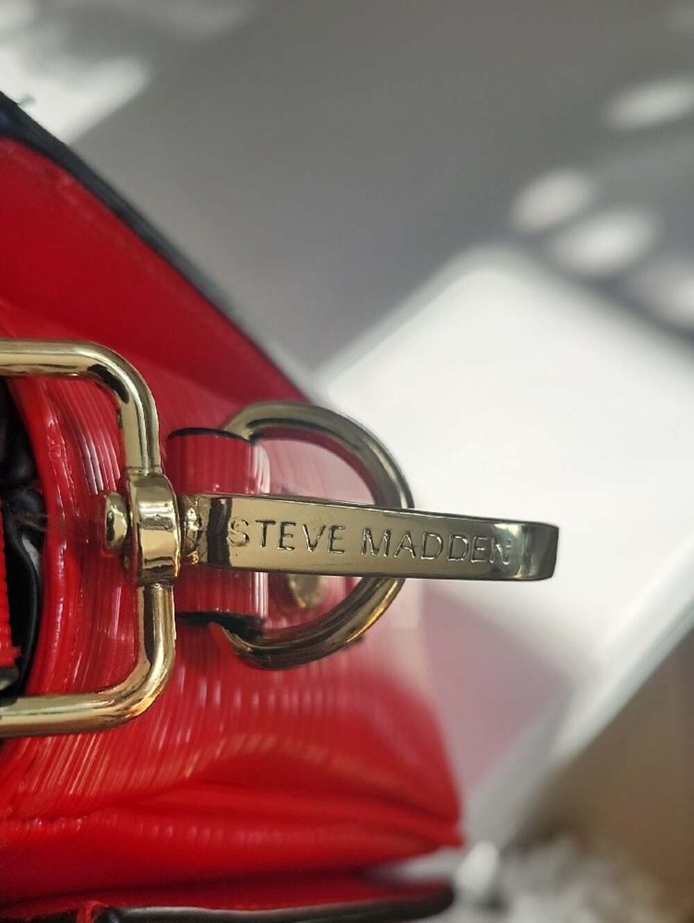 Steve Madden Red Crossbody Bag with Gold Hardware - Picture 6 of 8
